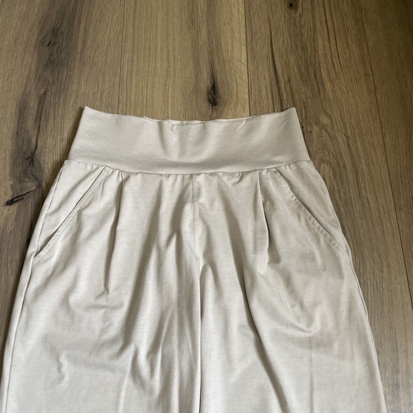 Vuori Lux at Ease Jogger Womens Small Cozy High Waisted Comfort Suede Heather - Picture 2 of 7